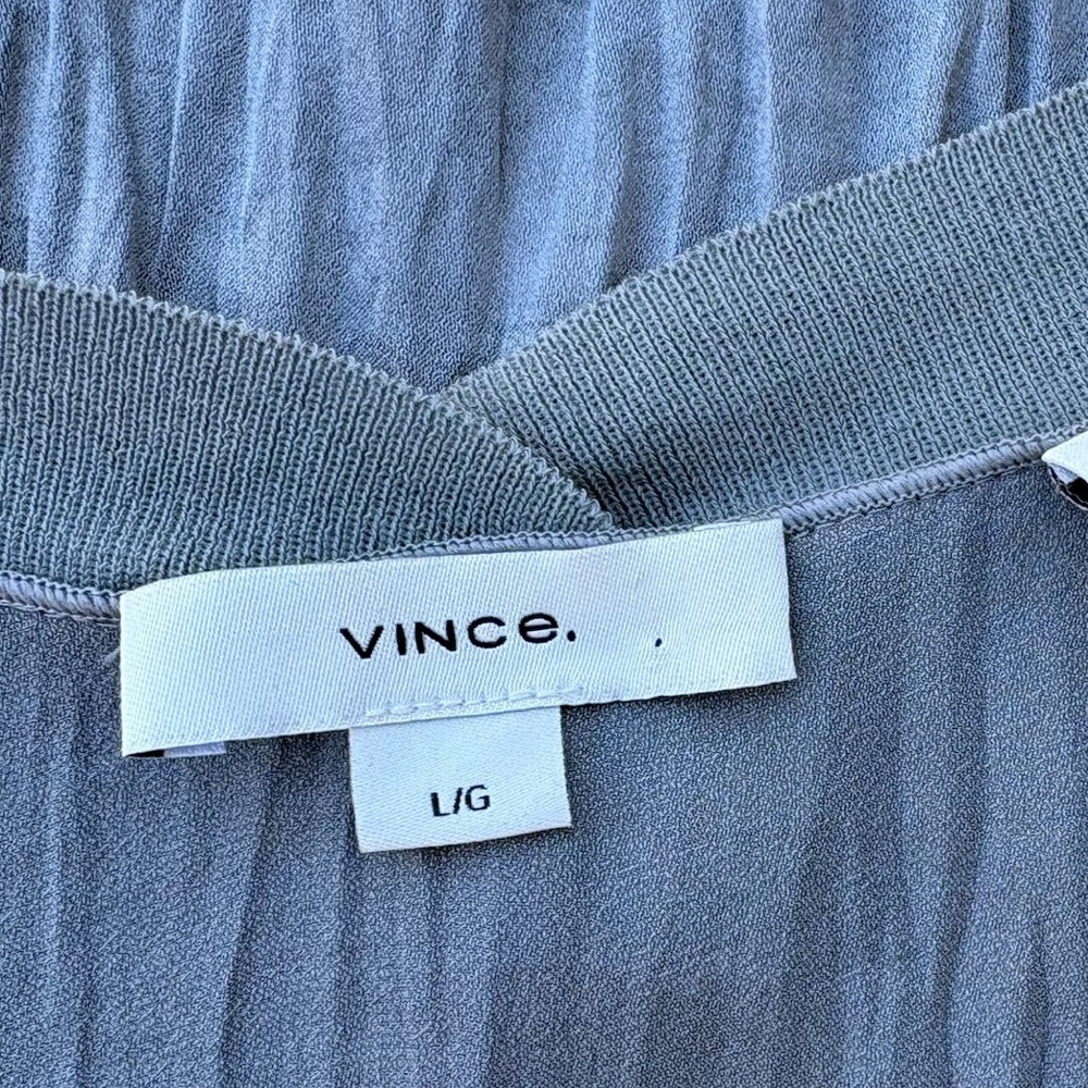 Vince crinkle pleat v-neck blouse - size L - Picture 2 of 4